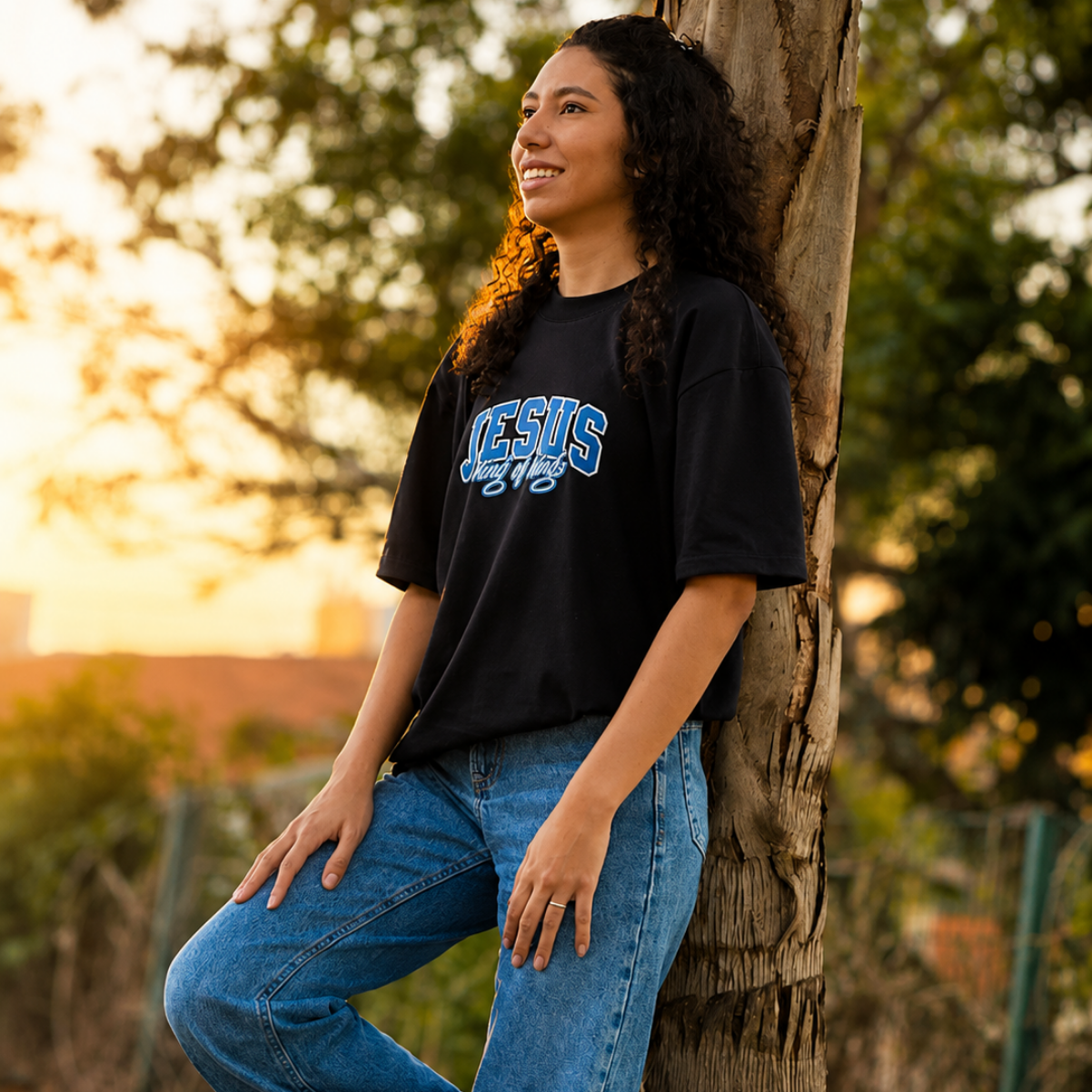 Camiseta Oversized King of Kings — Preta - foto 3